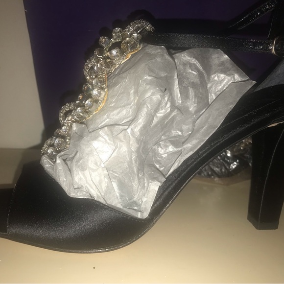Woman’s Enzo Angiolini EADomenica Satin Black/Clear 8.5M NIB - Picture 4 of 16